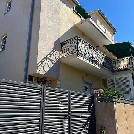 Apartments Jita Примоштен Экстерьер фото