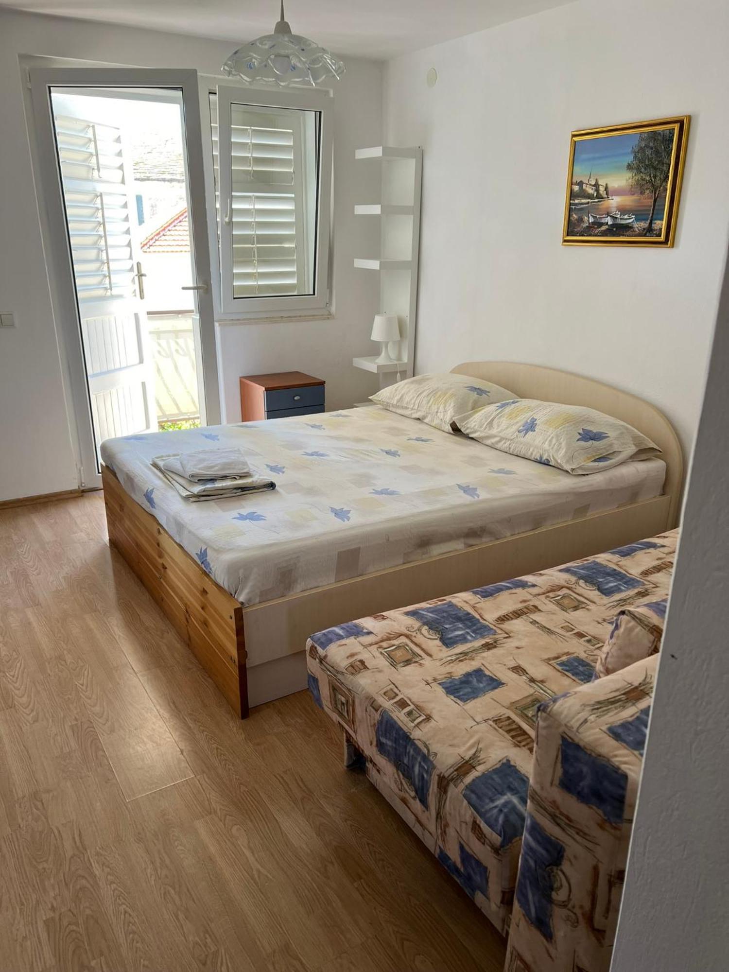 Apartments Jita Примоштен Экстерьер фото