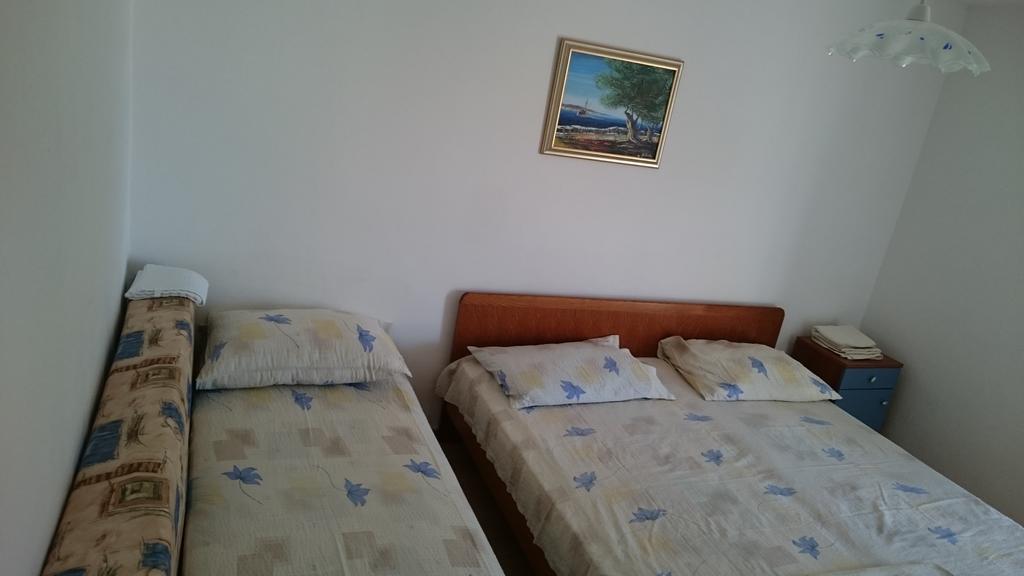 Apartments Jita Примоштен Экстерьер фото